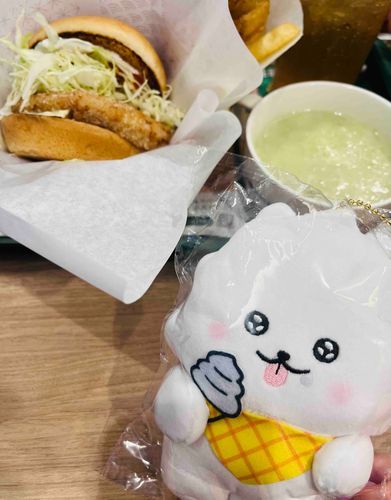 とり竜田バーガー🍅✨🍔
パンケーキもおいしそうでした！