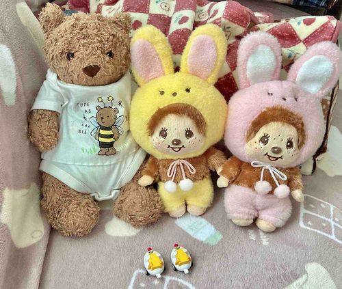 「なんか、さっきママとパパがスシローのおもちゃおれっちにくれたよぉ🍣🐔🐥⸒⸒なんだか、、おなじの2コあるよ！だから、このふたりにも1つあげた！ミニカーだったからいっしょにゲームしてあそんだよぉ🐰🐰🐻‍」