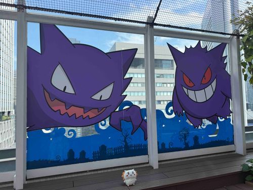 ママ、、、うしろになにかいるの、、、？