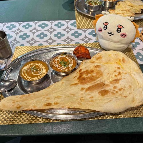 ナン🫓おおきくってびっくり😚
いえにかえったらカレーのにおいがからだにしみついてたからまたおなかすいてきたよ〜😆😆