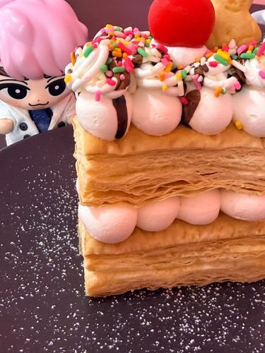 俺、産まれたーーーーー！！！！！
ハッピーバースデー俺🎂(^^)

美味しいもの色々食べたよ！
おしつじさんも一緒に！