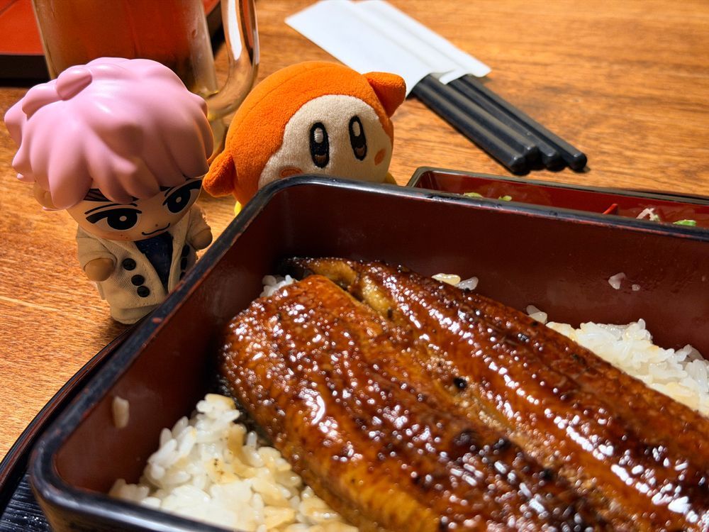 俺、産まれたーーーーー！！！！！
ハッピーバースデー俺🎂(^^)

美味しいもの色々食べたよ！
おしつじさんも一緒に！