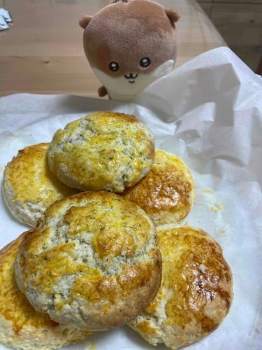 スコーンを作るつもりだったけど、パンになっちゃった…ナンデ⁉️
でもおいしいからいっかぁ〜