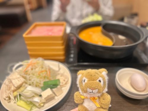 変な時間にしゃぶ葉行ったらめちゃ空いてたよ〜
パフェ失敗しちゃったよぉ🐯なんかへん…