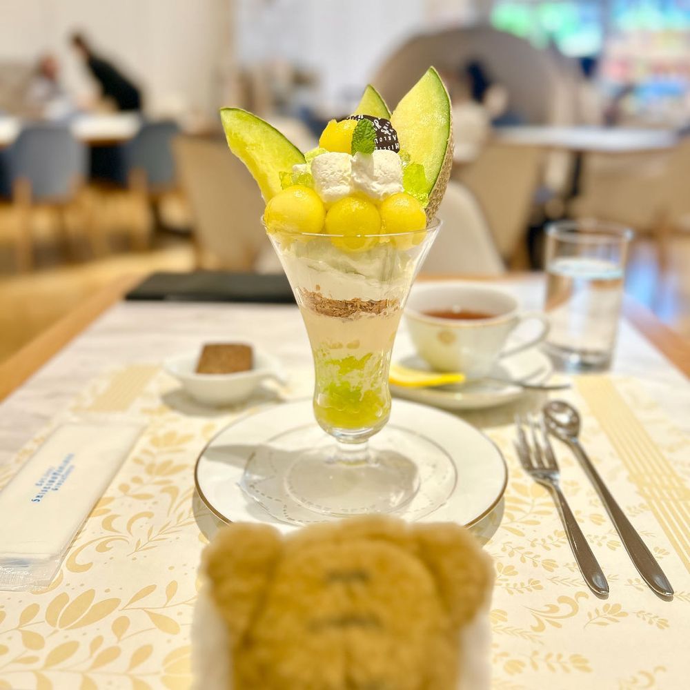やっとおやすみだ〜！
資生堂パーラーのマスクメロンパフェを食べにきたよ〜！🐯🍈
し、し、しあわせえええええ🍈🫶