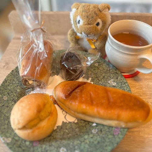 朝活して近所のパン屋までお散歩したよぉ〜🍞🐯🥐