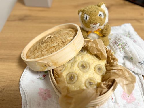 しまちゃんちにせいろがやってきたよぉ
バナナ入れて巨大蒸しパン作っちゃった🍌🐯