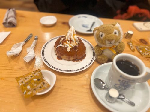 コメダのシロノワールつやつやだったよぉ🐯