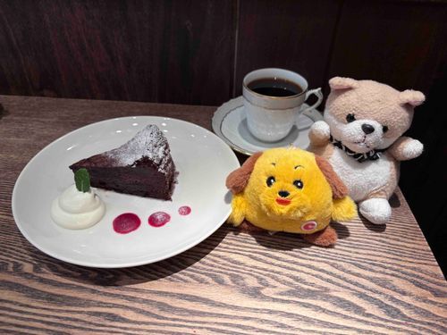 どうも、あきたです。
またカフェ・ファンソンに来ました。
期間限定のコーヒーとケーキ‼️