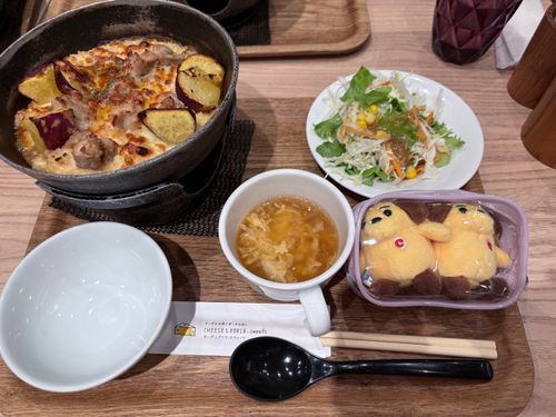 今日はドームシティで謎解きだったワン‼️
休憩でドリア屋さんに入ってサツマイモと鶏肉のドリアを食べたワン

ちなみに謎解きは全然解けない‼️