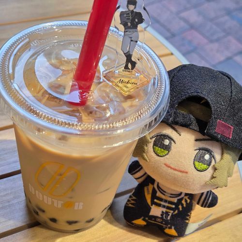 涼しかった日、めずらしく外の席で飲んだッス✨🍃
歩いてるほとんどの男性がハーフパンツだったんで、自分も履いてみようかな…🤔