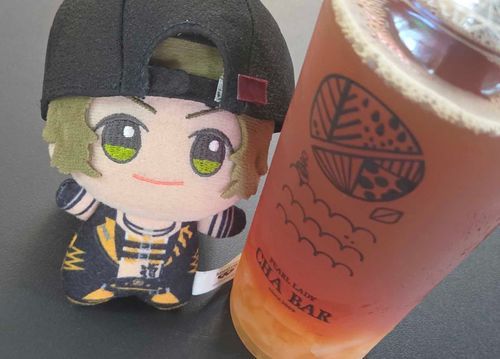 夜風に当たりながらティータイムッス🎶😸
師匠はいつも白桃とナタデココッスねぇ🍑🧊