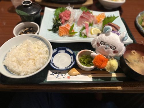 今日のランチは
お刺身定食にしたんだよぉぉぉ

おいしかった