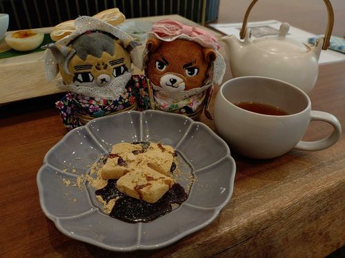 🍵🍡と🐱と🐻。