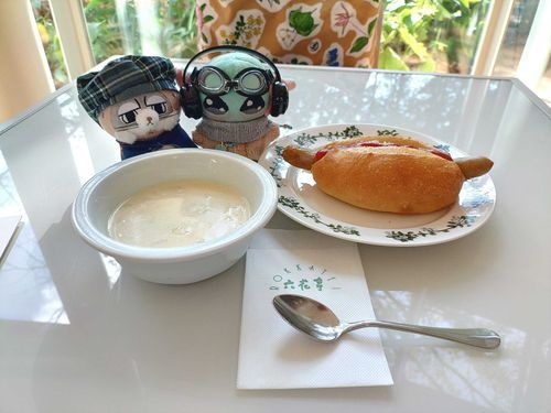 🌄🍴とﾆｶｲﾄﾞｳとよもぎ餅。
六花亭さんのﾓｰﾆﾝｸﾞ！