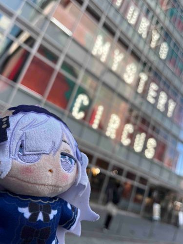 謎解きに挑むアンアン。