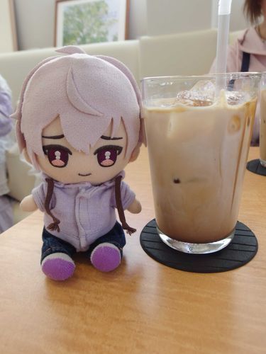 いっぱい歩いて、途中のカフェでひと休み