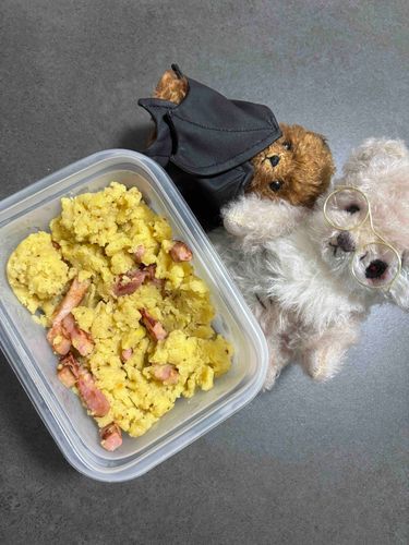 おつまみになるポテトつくったんだって〜。
おさけにあう〜🥰
でも、きょうはのまないんだって。
えらいね！