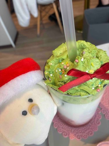 クリスマスカフェでたのしんできたよ~！！ままに買ってもらったさんたぼう似合ってる？