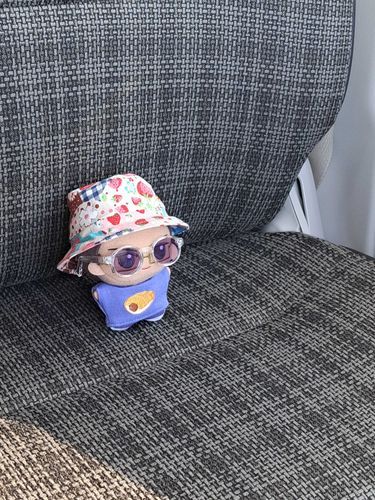 しゅみは ﾌｧｯｼｮﾝと ﾄﾞﾗｲﾌﾞです
ままが あみものや ﾐｼﾝで おようふくを つくるので
おれは それを きこなします