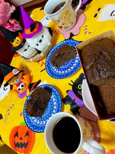 コーヒー屋さんでコーヒーパウンドケーキとハロウィンブレンドコーヒー買ってきたよ🎃❤️