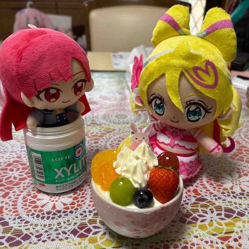 私の誕生日がこの前あったので、
特別なプリンを共に頂いて
みないか？キュアアイドル…！

奇遇だね！わたしもサクラさんと
誕生日近いんだ〜！