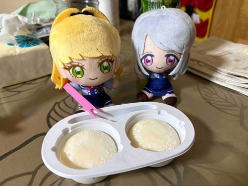 冷たくて、もちもちしてる〜‼︎
すごいよね〜えるちゃん！

勢いでふたつとも食べようとしては
駄目です！私も食べてみたいので、
残してください。