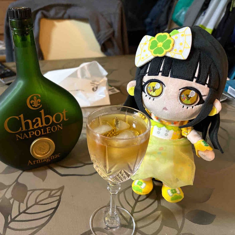 つむぎ、にんげんフォルム〜
これからも、よろしく。
あと、おとなになるための
べんきょう、してきた。
おさけのにおい、つよかった！