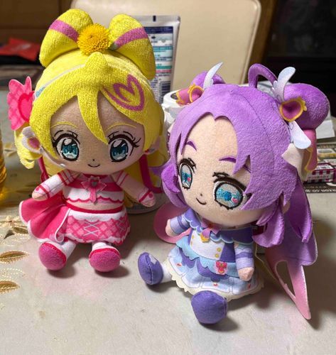 💜　その頭の上に乗ってるのは…？
🩷　刺身のパックにあった
　　菊の花だよ！　せっかくだから
　　乗せてみたんだ〜