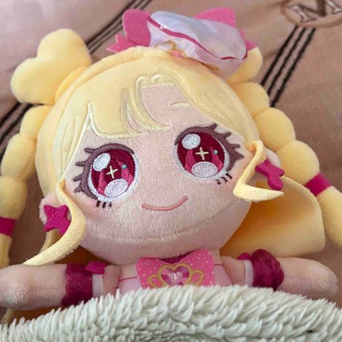わたし、好実(このみ)いのり!
持ち主の家に新しく来たんだ!
この家の住民、つむぎちゃんが、
ふっかふかの寝心地を教えて
くれたよ〜