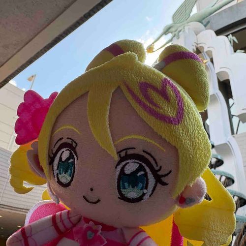 🩷　わたしがソロで写ってる
　　のは近くの噴水だけど、実は
　　わたし達メンバー全員と〜
　　たんプリのみんなで大きな
　　ホテル！行ってきたよ〜！
