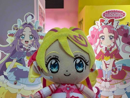 イエーイ！　このわたしが、
プリキュアのひとつ先輩として
視察に来たよ〜！
…しっかりお仕事してるね。
これからも、みんな頑張ってね〜