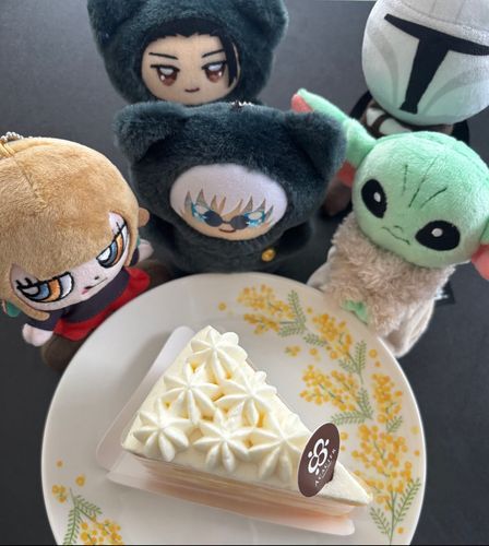 始まりました！第一回ケーキ争奪戦！
美味しいケーキは誰の口に！？
おっと、保護者が応援に来てる方もいらっしゃいますね！
