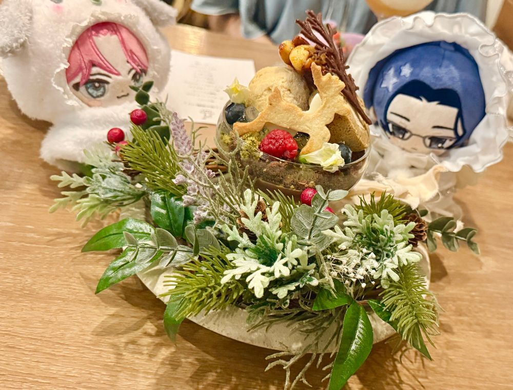 夜の森パフェだって、リスもいた