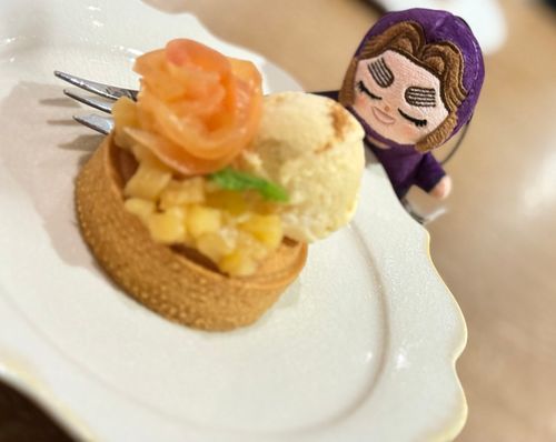 うつくしいわたしには　うつくしいばらがにあう