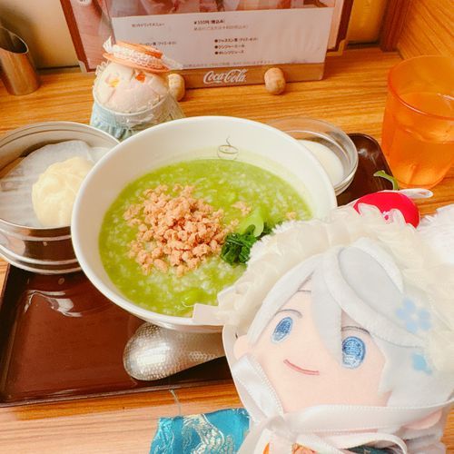 ゆびのおれだよ☝️きのうはもちひげせんぱいのとっておきのおみせにつれていってもらったよ。おかゆおいしかったかな。にくまんはいつのまにかせんぱいのいぶくろにきえていたよ😮