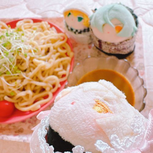せぶんのきんのつけめんたべたよ…✨おとうとがめんをゆでてもりつけ、たゃちゃんがすーぷあたため…ぼくはあじみがかり…☺️