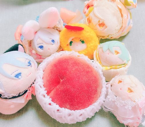 ことしはつのもも…🍑✨このあとちょぎくんがむいてくれてみんなでたべたよ…🍑