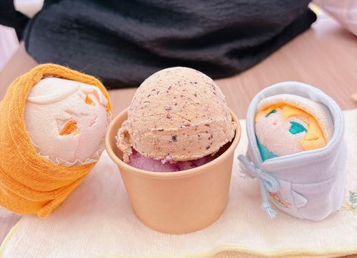 たゃなのゃ🍨もちひげとあいすしぇあしたら、さいごそーだあじのあいすとかんちがいされてあせったのゃ💦