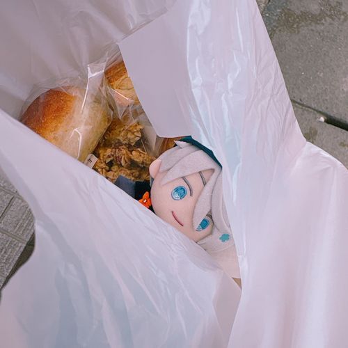 ☝️みしまのぱんやさんで、たいりょうにぱんをしいれたよ🥐むりょうのぱんもあっておどろいた。おきゃくさんもおみせのひともやさしくてほっこりしたかな☺️