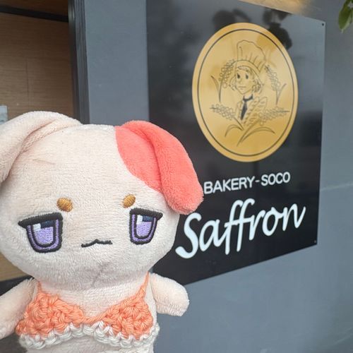 いぬぬ、毎週末飼い主の趣味（パン屋さん開拓）に付き合ってくれてありがとね。でも、店内ペット禁止なんだ…