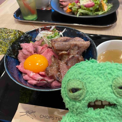 牛タンとローストビーフ　うまいぞ　食べてみろ