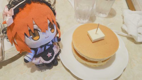 共犯者！！
パンケーキ！やった！！
え？ホットケーキなの？これ？
