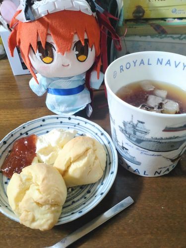 共犯者ーなにこれ？アフタヌーンティー？ふーん
コーヒーだけどこれ？ティーじゃないじゃん