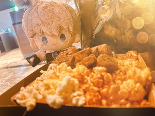 パートナーと映画でーとだ🎞️スパイダーマンもポップコーンは好きだろうか？🍿…これは俺のだけどな。