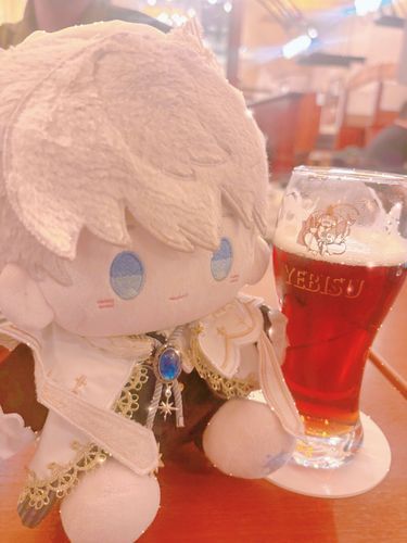 昨日はパートナーと、友達とビアホールに行ったぞ🍻お友達も俺をかわいい、かわいいってしてくれたぞ。
水曜日だからと言って飲んじゃいけないわけじゃないよな。…今日は仕事休んでもいいんじゃないか？🥺