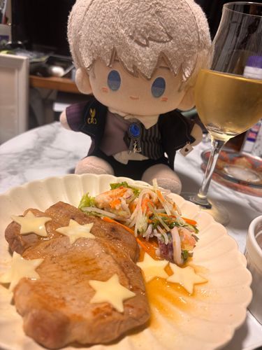 今日は、俺の誕生日なんだ。
パートナーが、お星様のソテーを作ってくれた🥰ずっと、こんなふうにお祝いされたいな。