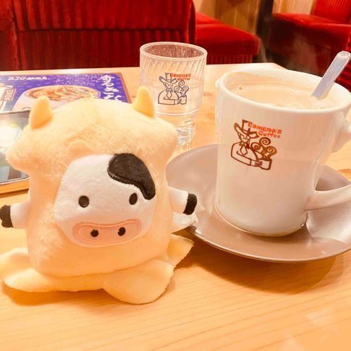 本当はミルクコーヒー頼みたかったのに、
口から出たと言葉は、

「カフェオーレひとつ」

カルビイカ、、間違えてしまったよ🥹