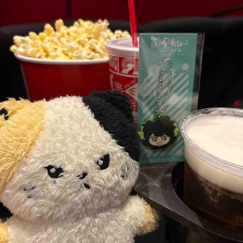 羅小黒戦記2を観に行ったよ〜🎬
面白いし今週の特典が可愛いのでおすすめ✨
♯映画館ガチ飯部_晩酌編