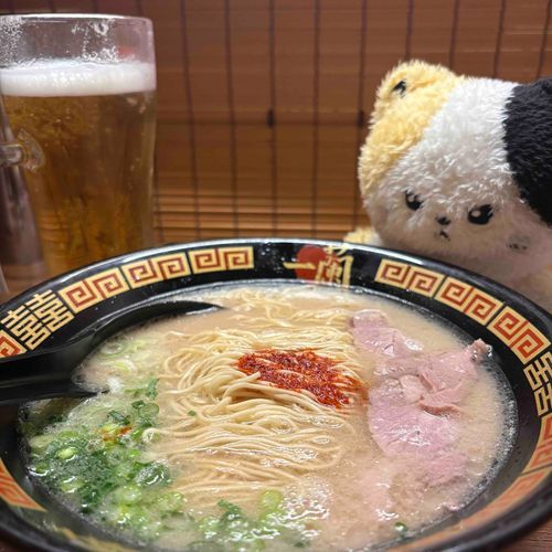 〆に濃いめの一蘭！とビール🍺